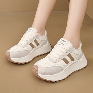 BN033 Chaussures d'hiver pour femmes Chaussures de sport de loisirs pour étudiants en peluche légères avec augmentation de la hauteur - Product Image 2
