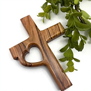 Escultura de Cruz de Madera para Pared con Recorte de Corazón, Diseño Religioso Art Deco, Decoración Rústica para el Hogar, para Sala de Estar - Product Image 1