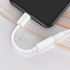 <span class=keywords><strong>Adaptateur</strong></span> de <span class=keywords><strong>casque</strong></span> auxiliaire <span class=keywords><strong>pour</strong></span> iPhone 14/13/12/11 Prise <span class=keywords><strong>adaptateur</strong></span> 3.5mm <span class=keywords><strong>pour</strong></span> utilisation sur téléphone portable - Product Image 1