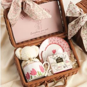 Set Hadiah Pernikahan Terlaris Keranjang Rotan Premium Set Cangkir dan Piring Vintage Kotak Hadiah Pernikahan - Product Image 5