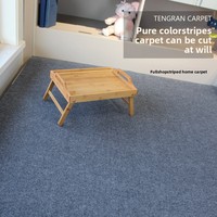 Tapis carré en polyester rayé épaissi, style luxe léger, parfait pour les chambres et les salons.