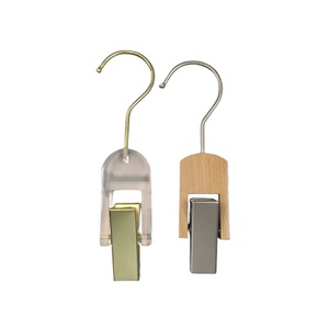 Grossiste <span class=keywords><strong>Cintre</strong></span> en Bois Polyvalent avec Logo Personnalisé pour Perruques et Extensions Capillaires - Product Image 6