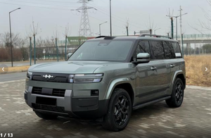 Voitures d'<span class=keywords><strong>occasion</strong></span> BYD Leopard Titanium 7 PHEV 2025 190KM 4x4 Ultra Hybride Rechargeable Véhicules à moteur d'<span class=keywords><strong>occasion</strong></span> Voiture pré-aimée - Product Image 3