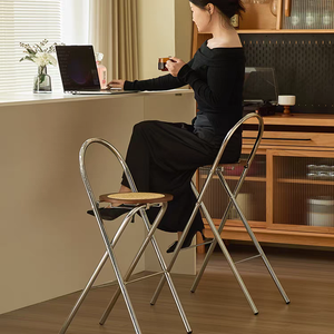 Set <span class=keywords><strong>Tavolino</strong></span> da Caffè Moderno Mid-Century con Sedie Pieghevoli in Rattan e <span class=keywords><strong>Tavolino</strong></span> Laterale Tulip in Metallo, Arredamento per Soggiorno e Caffetteria - Product Image 3