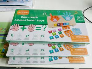 Gioco da Tavolo Matematico in Legno Montessori per Età 2+ Materiali Didattici Prescolare Addizione Sottrazione Puzzle Cognitivo con Dita - Product Image 6