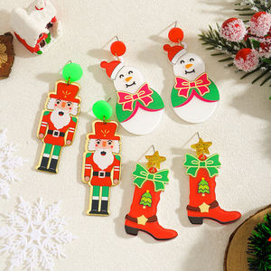 Vente en gros de boucles d'oreilles de Noël en acrylique mignon dessin animé casse-noisette <span class=keywords><strong>soldat</strong></span> bonhomme de neige <span class=keywords><strong>bottes</strong></span> de cowboy occidentales boucles d'oreilles pour femmes - Product Image 4