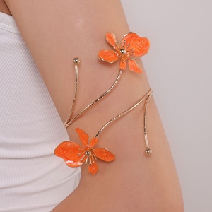Pulsera Abierta con Doble Esmalte y Diseño Floral de Jingciren Boutique, Estilo Simple y Elegante, Empaque en Caja de Regalo - Product Image 4