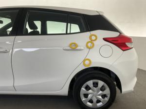 Voitures sans dommages <span class=keywords><strong>2020</strong></span> <span class=keywords><strong>Toyota</strong></span> <span class=keywords><strong>Yaris</strong></span> S SE / E Hatchback prêtes à être expédiées - Product Image 6