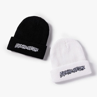 Gorro de Punto Acrílico con Diseño Bordado Personalizado, para Uso Diario