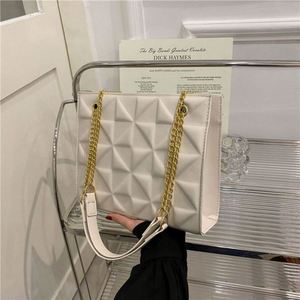 Sac fourre-tout décontracté pour femme en PU avec fermeture éclair gaufrée, tendance, passe-partout, sac à bandoulière de créateur avec chaîne - Product Image 6