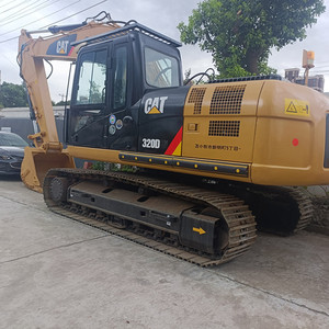 Excavatrice CAT 320D en vente, 20 tonnes, avec godet de 1m³ de capacité. Excavatrice sur chenilles d'occasion modèle CAT 320D, 90% NEUVE, excellentes performances. - Product Image 5