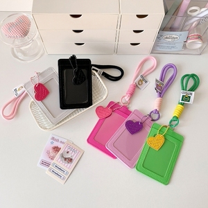 Tarjetero <span class=keywords><strong>de</strong></span> piel sintética <span class=keywords><strong>de</strong></span> color liso con doble ranura y clip para colgar, para tarjetas <span class=keywords><strong>de</strong></span> comida, escolares o <span class=keywords><strong>de</strong></span> identificación, <span class=keywords><strong>de</strong></span> tres pulgadas, para niñas - Product Image 2