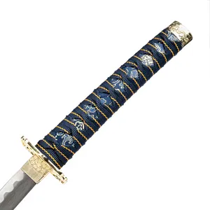Épée de guerrier Ninja japonais personnalisé avec lame en acier au carbone unsharp Anime sport coulée gaine en bois pour l'artisanat en métal
