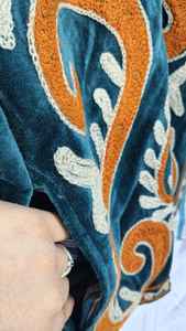 Chaqueta de terciopelo Suzani larga estilo vintage, elegante y casual para mujer, abrigo de invierno bordado a mano, cárdigan acogedor, vestido playero. - Product Image 5