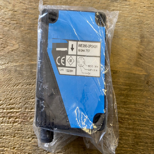 ตัวควบคุมการเขียนโปรแกรม PLC รุ่น Lichtschranke WL280-2P2431 - Product Image 1