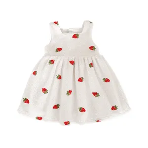 नई आगमन आराध्य बच्चों चौग़ा सर्दियों बिना आस्तीन का पोशाक प्यारा स्ट्रॉबेरी पैटर्न आलीशान पोशाक मिठाई लड़कियों के लिए