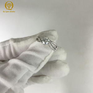Anillo de Diseño Único para Mujer con Seis Puntas, Corte Redondo, Diamante Cultivado en Laboratorio, Platino, Talla Personalizada/Grabado Interior para Regalo - Product Image 1