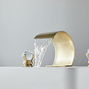 Luxe gepolijste messing badkamerkraan met watervaltuitloop, enkelgats, breed model, wastafelkraan, keramische klep, kristallen knoppen - Product Image 4