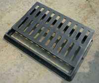 Grille de sol carrée en fonte métallique durable pour applications industrielles, de construction et de fonderie
