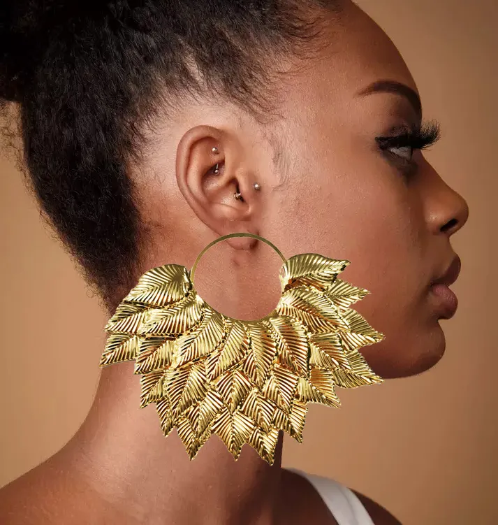 Kaimei Bijoux de mode africaine Pendentif géométrique Femme Métal doré Grande boucle d'oreille de mariage Dangle Leaf Oversized Gold Drop Boucles d'oreilles