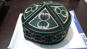 Kufis Kufi Koofi Kofi, Gorros Musulmanes para Niños, Gorro de Oración Multicolor, Gorro Kufi de Punto Abierto Color Gris para Hombre - Product Image 5