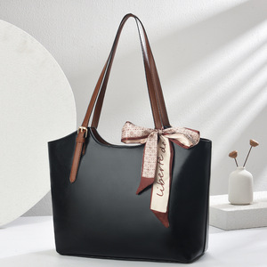 Women's Tote Bag Blue Gray Oiled Leather Zipper Closure Everyday Commute Shoulder Bag With Letters Decoration - Product Image 3