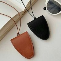 Étui à lunettes de soleil en cuir PU tendance avec cordon de cou, support de rangement léger et portable pour lunettes, idéal pour une utilisation quotidienne en extérieur