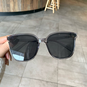 Lunettes de soleil carrées W Studio unisexes UV400, monture grise, verres en acétate, type 3, lunettes de soleil style streetwear - Product Image 3