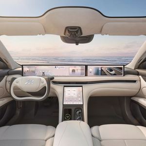 ZHIJI L7 2024 MAX Sedán eléctrico de largo alcance Edición blanca 5 plazas Batería de litio de 5 puertas Dirección izquierda 250HP 708km - Product Image 4