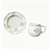 Ensemble tasse et soucoupe en porcelaine céramique européenne à motif floral vintage, avec poignée perlée, réutilisable pour café/thé, décoration intérieure, cadeau d'affaires