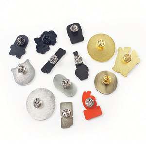 Pins de Solapa Metálicos Personalizados al por Mayor Sin Pedido Mínimo, Insignias de Resina Epoxi con Logotipo, Pin de Esmalte Personalizado de Anime - Product Image 3