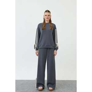 ชุดเซ็ตสองชิ้นถักนิตติ้งสำหรับผู้หญิง แขนยาว สวมใส่สบาย ระบายอากาศได้ดี สีเอครู ใส่ได้ทุกฤดู - Product Image 3