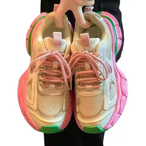 Zari prêt à expédier quantité minimale de commande 30 paires de couleurs mélangées maille chaussures de sport femmes nouveau respirant décontracté léger semelle épaisse grosses baskets
