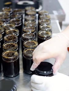 Jiuxi Dendrobium Kräutermischung Konzentratpaste 260ml Dosenverpackung Natürliche Zutaten für Tägliche Getränkezubereitung und Kochen - Product Image 2