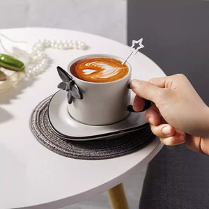 Solhui Ins nórdico lindo mariposa cerámica taza de café y platillo <span class=keywords><strong>ste</strong></span> exquisito juego de tazas de té de la tarde - Product Image 3