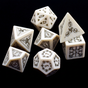 Cubes de jeu classiques faits à la main en os, finition lisse, design numéroté vintage, cadeau de table - Product Image 1