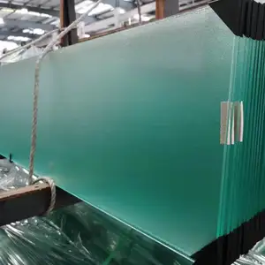 Chất lượng cao rãnh kết cấu khuôn mẫu minh bạch trong suốt Tempered cứng rõ ràng an toàn kính trang trí nhà máy giá