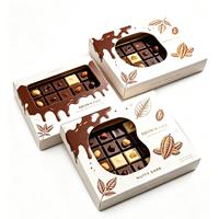 Carton cadeau personnalisé pour chocolats avec fenêtre transparente et structure en carton à deux inserts