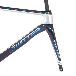 Nhà Máy Trung Quốc <span class=keywords><strong>Carbon</strong></span> <span class=keywords><strong>Cyclocross</strong></span> Khung Xe Đạp 142*12 Thru Trục <span class=keywords><strong>Carbon</strong></span> T900 Đường Xe Đạp Frameset EPS Holographic Màu - Product Image 2