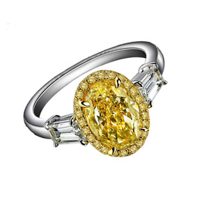 Anello da Donna Bicolore con Zircone Ovale Lucido Incastonato, Elegante per Cerimonie Nuziali e Uso Quotidiano, Gioiello da Mano Impilabile, Regalo - Product Image 5