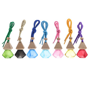 Bouteille de parfum diffuseur de voiture en forme de losange vide à recycler, peinture colorée, suspendue - Product Image 1