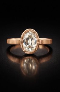 Bague ovale en diamant de laboratoire – Monture vintage, bande en or de 2 carats avec taille Old Mine - Product Image 3