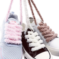 Lacets de chaussures personnalisés de haute qualité en peluche plate et moelleuse, dentelés, style décontracté, lacets de chaussures tendance et duveteux avec lacets