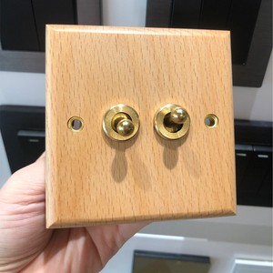 Panel de enchufe de pared Retro de madera maciza de estilo minimalista nórdico haya primaria con palanca de latón Color primario - Product Image 6