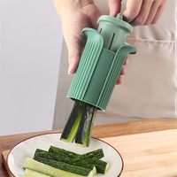 Multifunctionele, makkelijk te gebruiken, verticale groentesnijder, draagbare handmatige groentestripsnijder voor salade en snacks