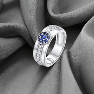 Bague de mariage en saphir naturel en or 18 carats pour homme personnalisée avec 23 diamants ronds taillés en brillant style luxueux - Product Image 1