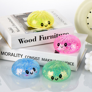Peluche Antiestrés de Malta con Diseño Divertido, Material TPR Comprimible, Simulación de Bollo Pequeño al Vapor, Color Dorado - Product Image 4