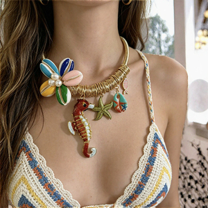 Collar Bohemio Chapado en Oro con Colgante de Caballito de Mar, Conchas Coloridas, Estrella de Mar y Pez, Cadena de Eslabones, Joyería de Playa - Product Image 3