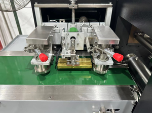 Machine de remplissage et de scellage automatique à grande vitesse pour sachets de crème végétale, briquettes de <span class=keywords><strong>charbon</strong></span> de bois, gel, aliments, sachets - Product Image 5