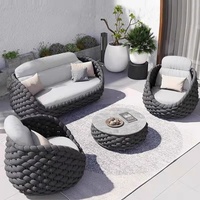 Ensemble de canapés en rotin imperméable et résistant au soleil moderne pour l'extérieur, salle à manger, cour, hôtels, salon intérieur, coussin à séchage rapide de qualité